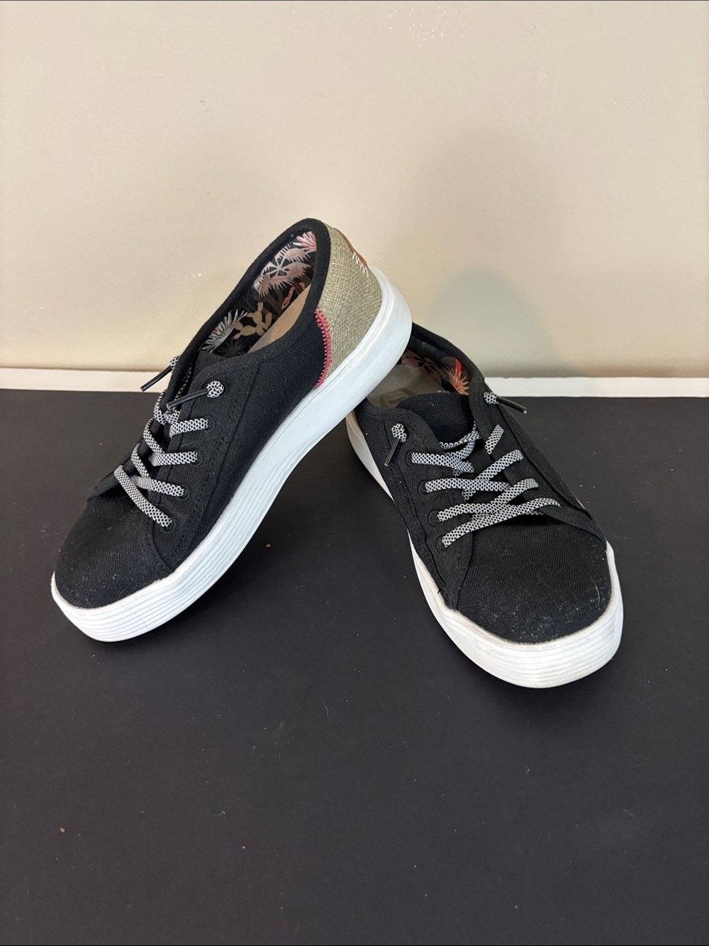 Hey Dude Cody Craft Black and Tan Canvas Slip-on Shoes Size 6 - Picture 7 of 15